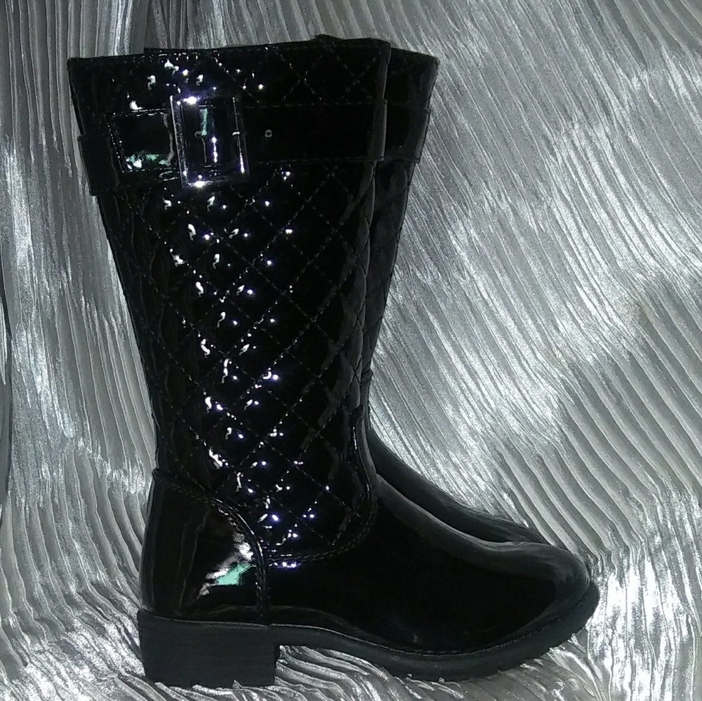 Firm's Patent Leather Quilt Design Knee High